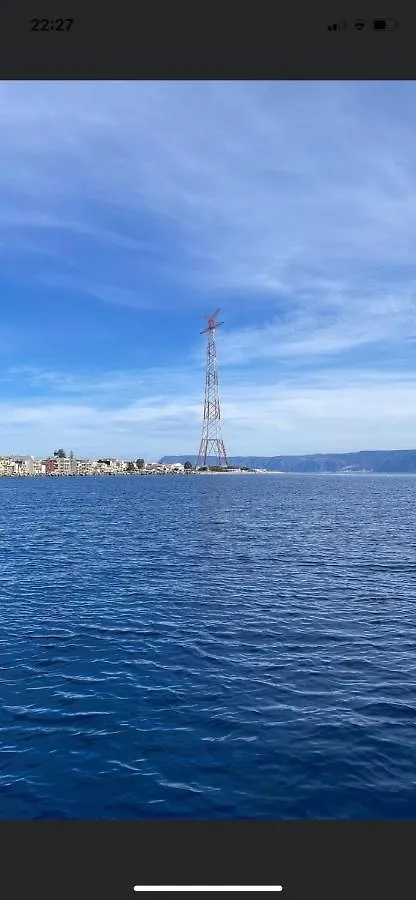 Tra Mare E Lago Torre di Faro