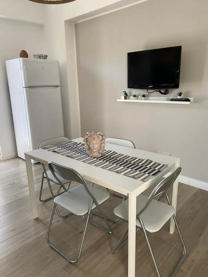 Tra Mare E Lago Torre Faro Apartment